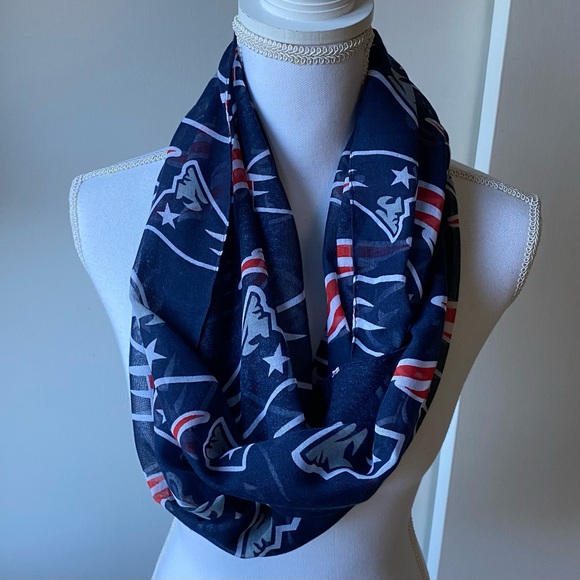 New England Patriots Infinity Scarf Football  Sheer Red Blue Pats Logo EUC NFL - Picture 11 of 14
